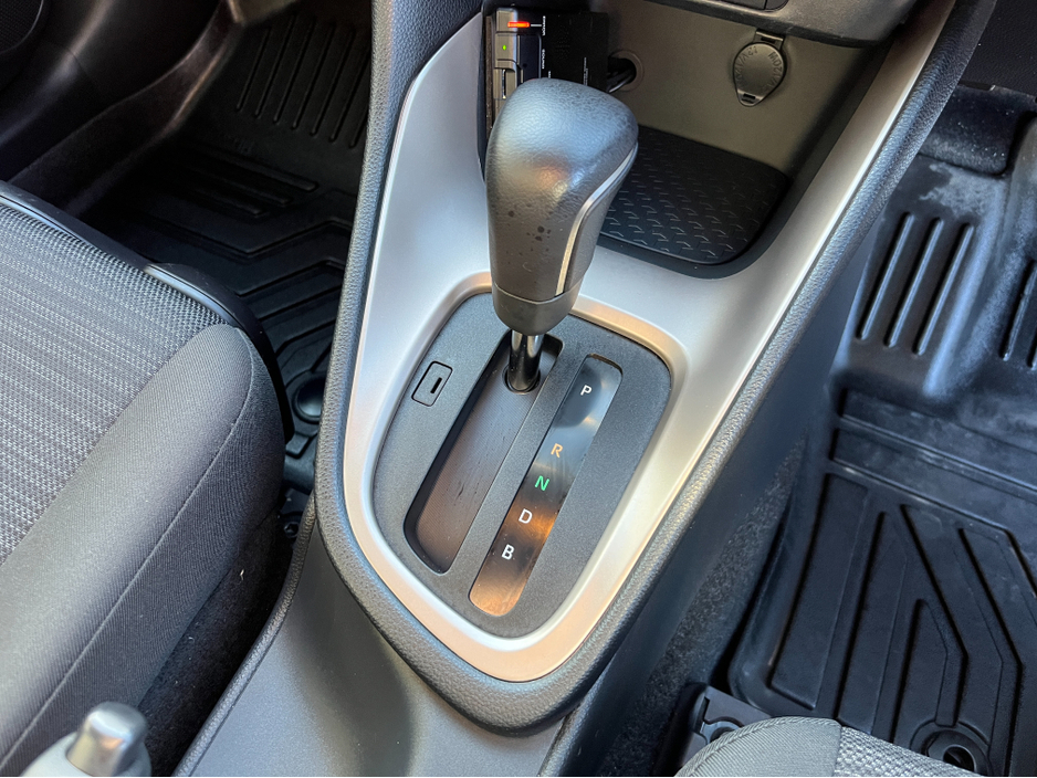 2020 Toyota Yaris - image 16