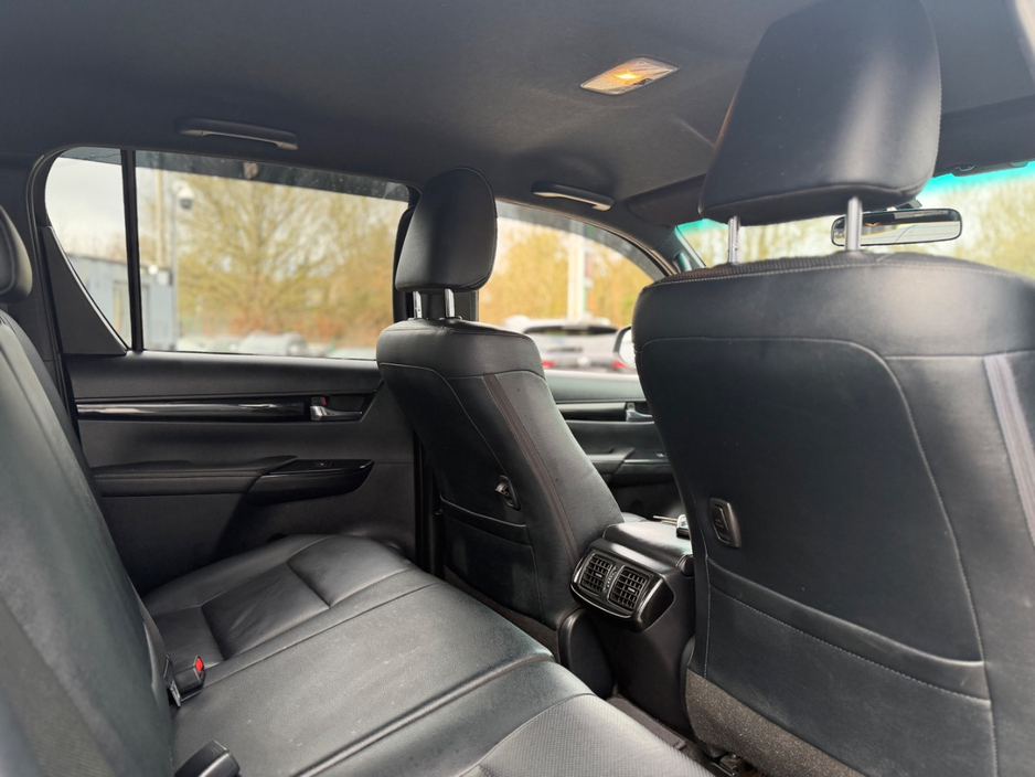 2018 Toyota Hilux - image 15