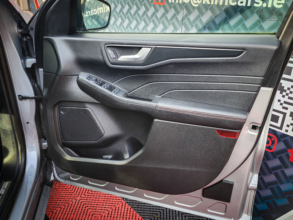 2022 Ford Kuga - image 29