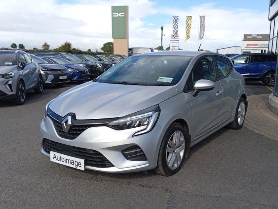 2021 Renault Clio - image 12