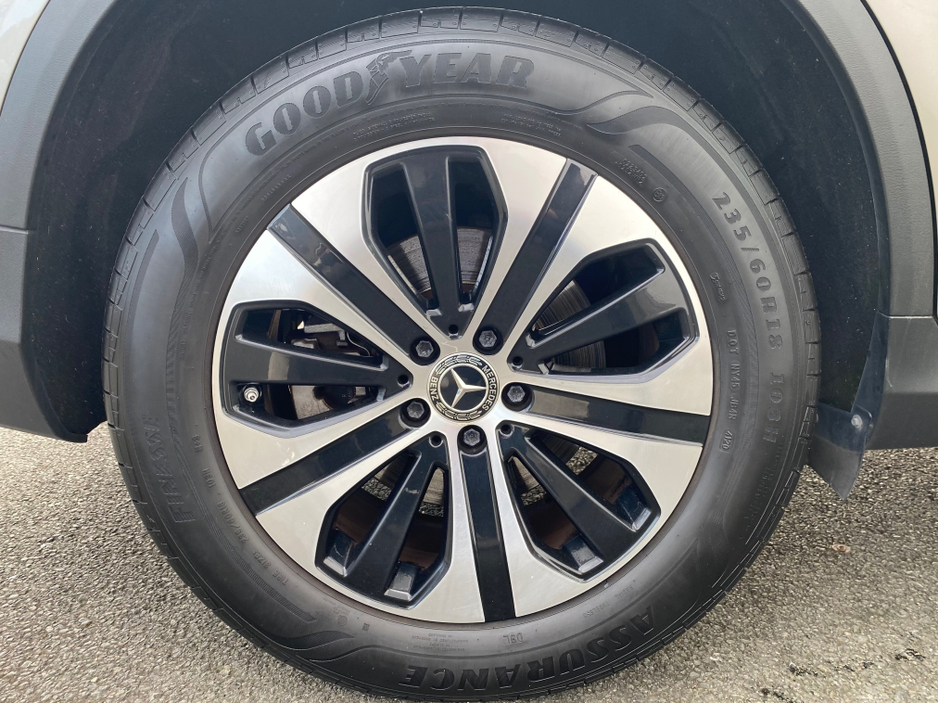 2020 Mercedes-Benz GLC Class - image 11