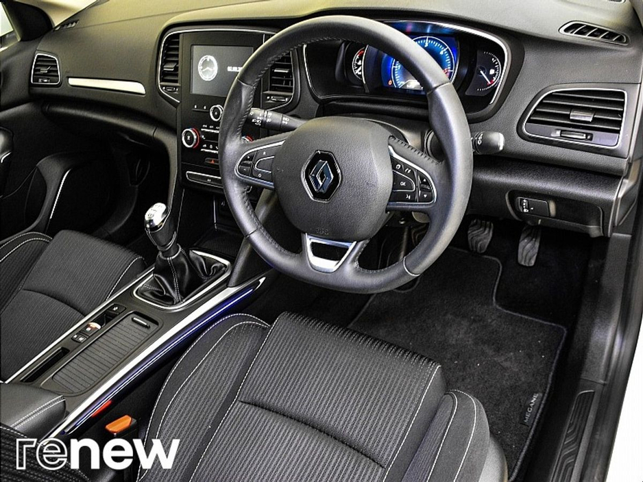 2020 Renault Megane - image 6
