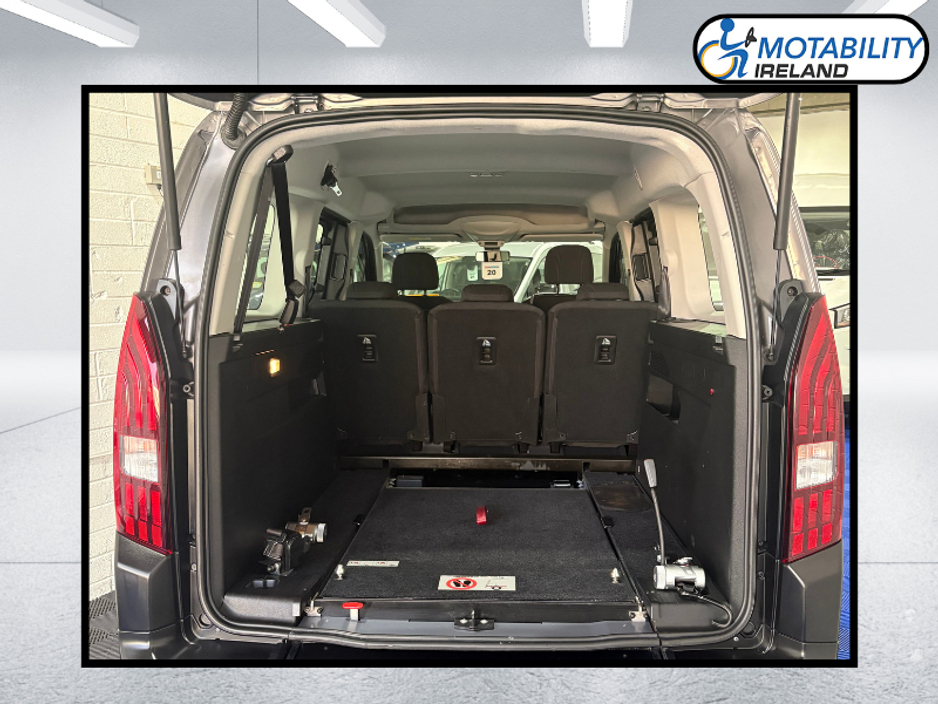 2023 Peugeot Rifter Wheelchair Accessible €42,995