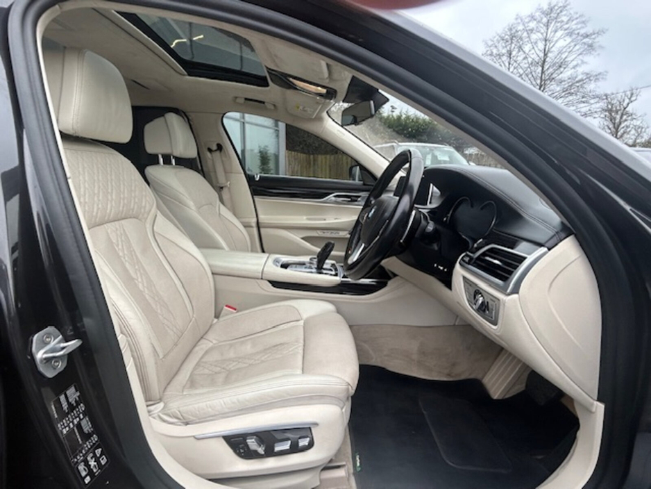 2017 BMW 7 Series  €26,945