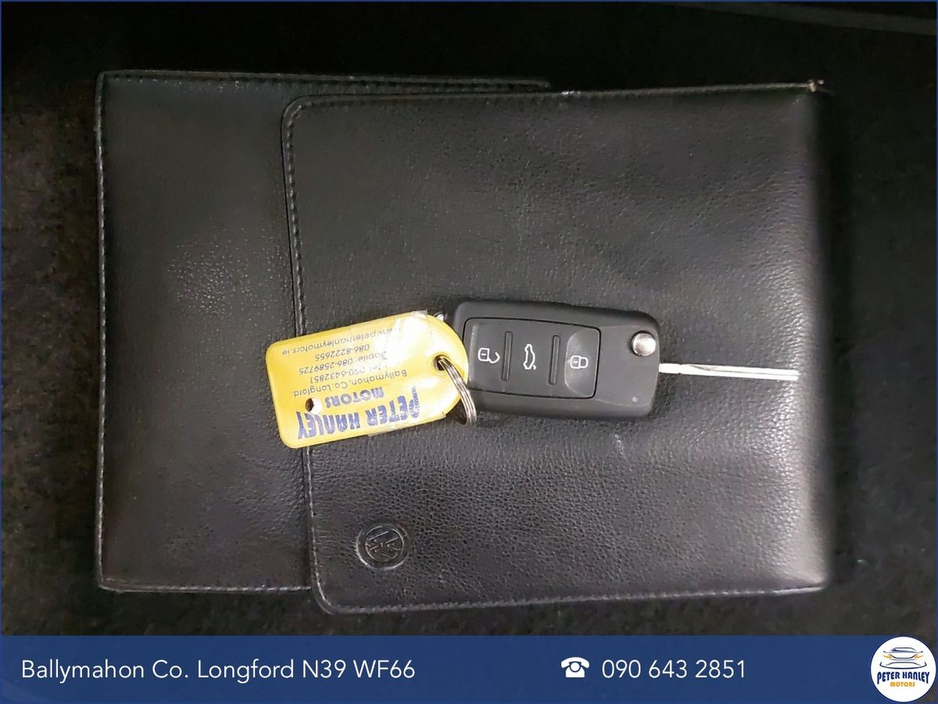 2014 Volkswagen Touran - image 23