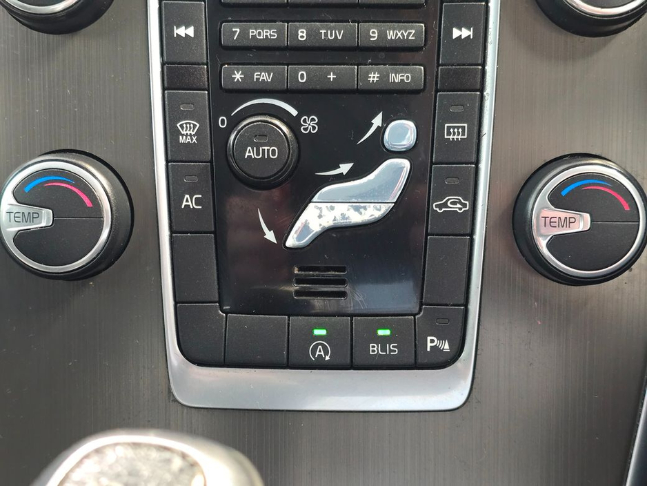 2014 Volvo XC60 - image 15