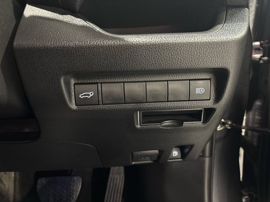 2024 Toyota Rav4 - image 13