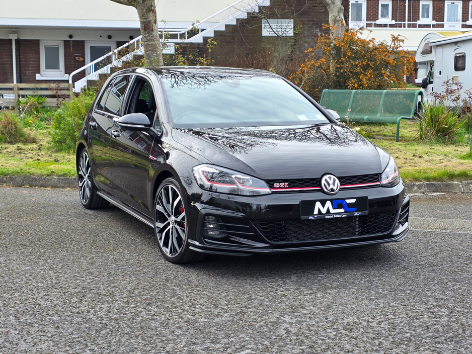 2020 Volkswagen Golf - image 2