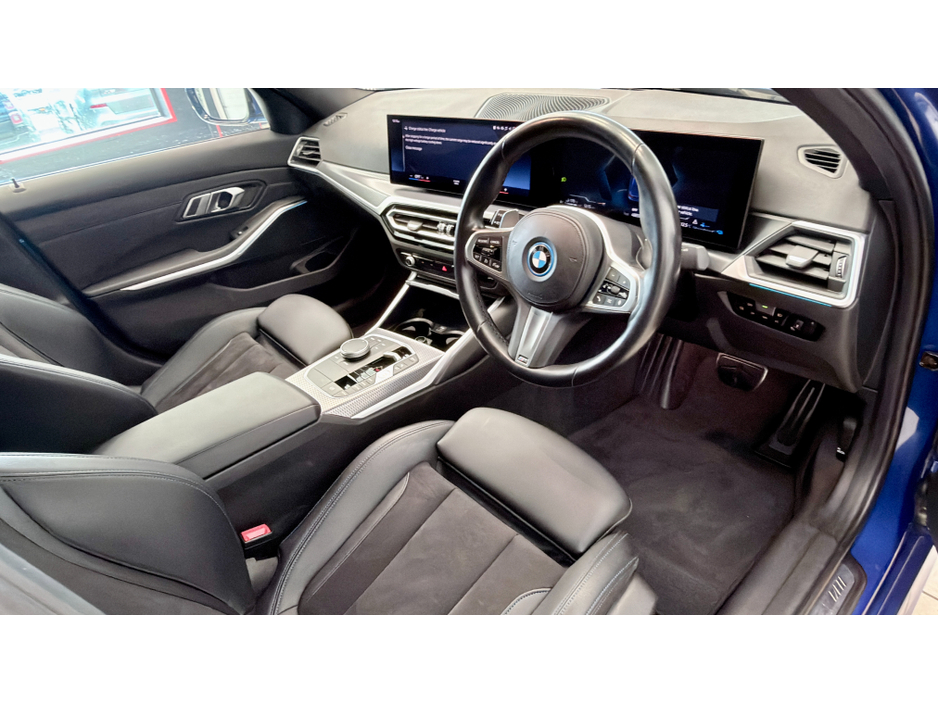 2024 BMW 3 Series - image 19