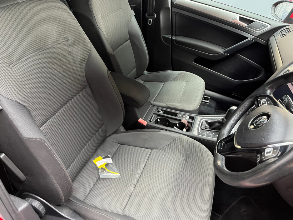 2017 Volkswagen Golf - image 10