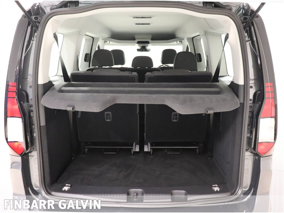 2025 Volkswagen Caddy Maxi Life CADDY LIFE TDI 122HP A7F €47,950