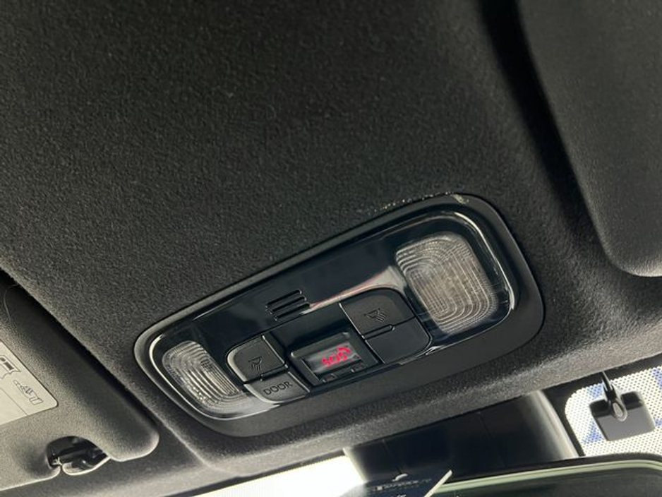 2021 Toyota Yaris - image 33