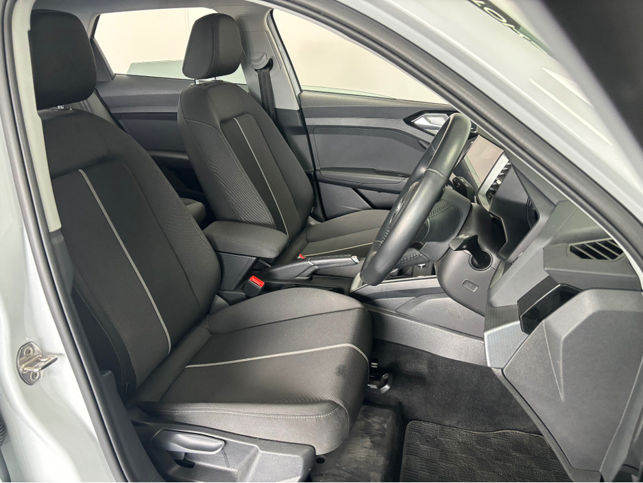 2020 Audi A1 - image 6