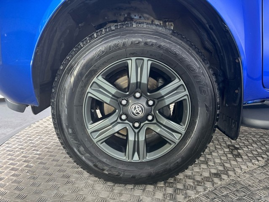 2021 Toyota Hilux 2.4 DOUBLE CAB SR5 €39,950