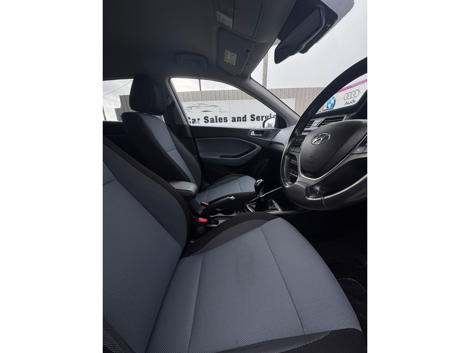 2016 Hyundai i20 - image 16