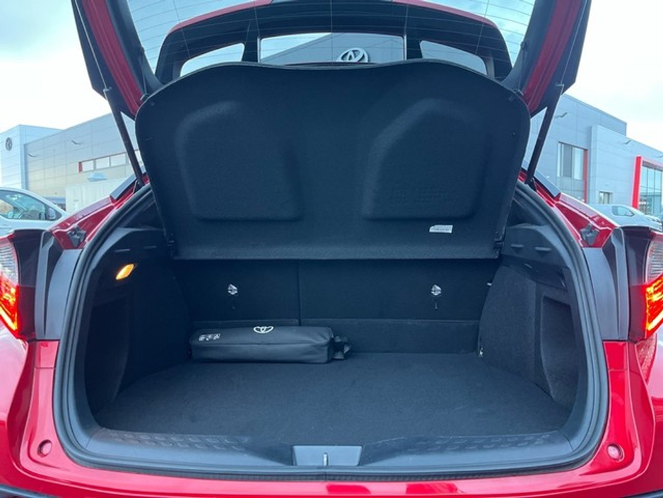 2023 Toyota C-HR HYBRID SPORT 4DR AUTO €29,950