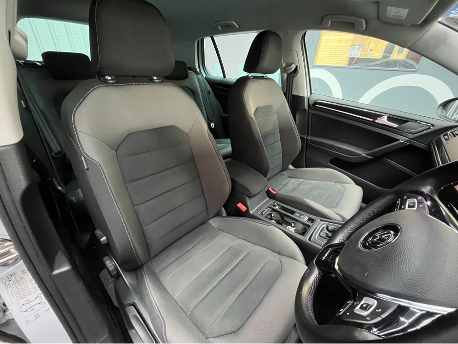 2018 Volkswagen Golf - image 11