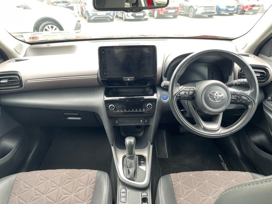 2022 Toyota Yaris Cross - image 8