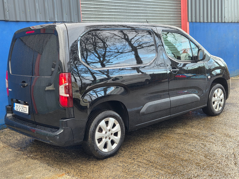 2021 Opel Combo  €12,499