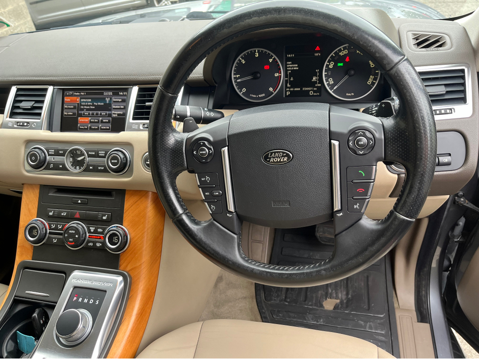 2013 Land Rover Range Rover 3.0 V6 DIESEL SE 4DR AUTO €15,999