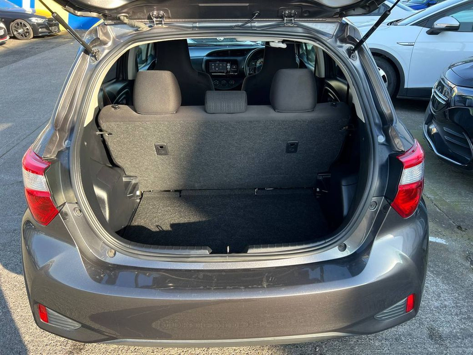 2018 Toyota Yaris - image 13