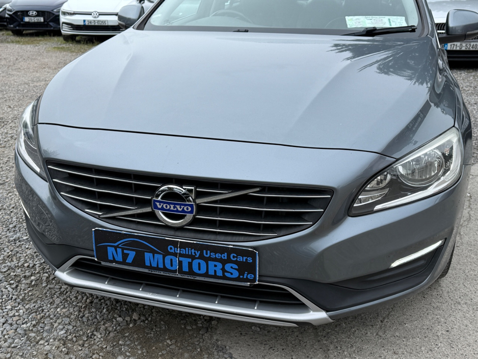 2015 Volvo S60 - image 11