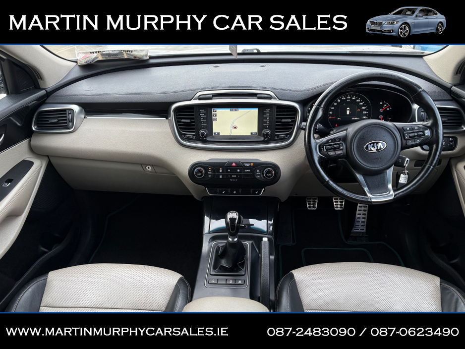 2016 Kia Sorento - image 11