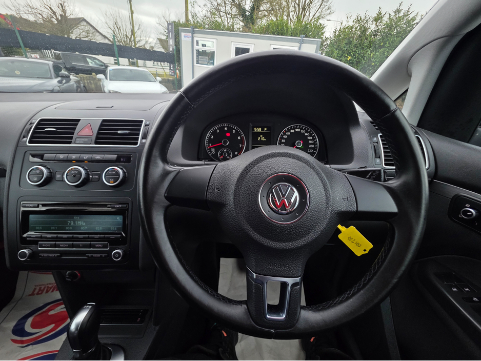 2014 Volkswagen Touran - image 18