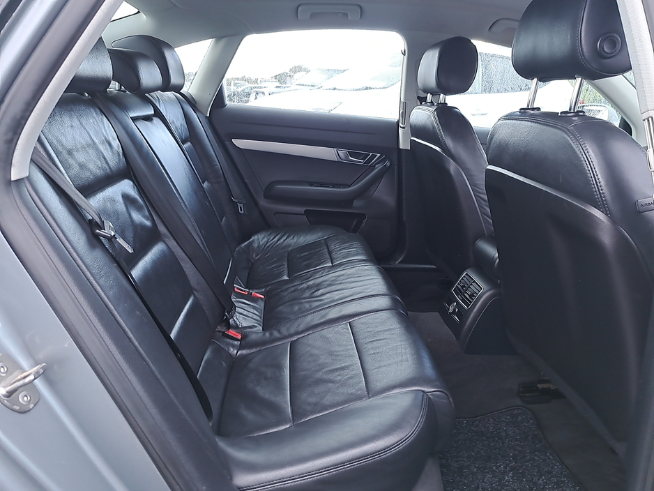 2010 Audi A6 - image 30