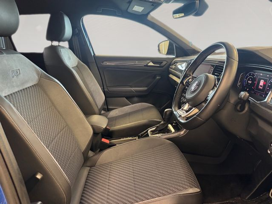 2020 Volkswagen T-Roc - image 11