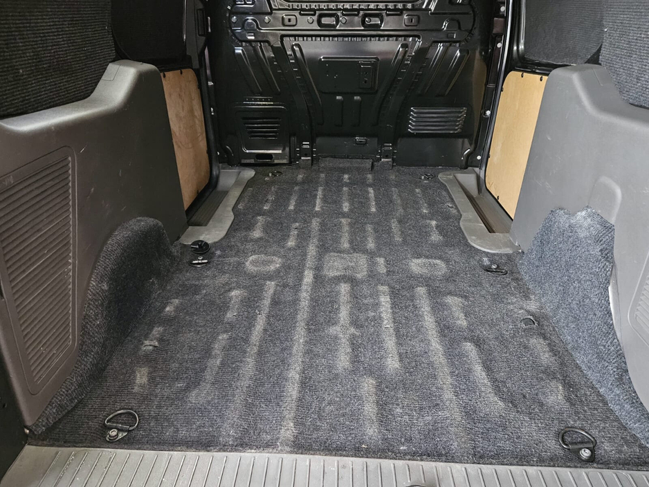 2020 Ford Transit Connect - image 5