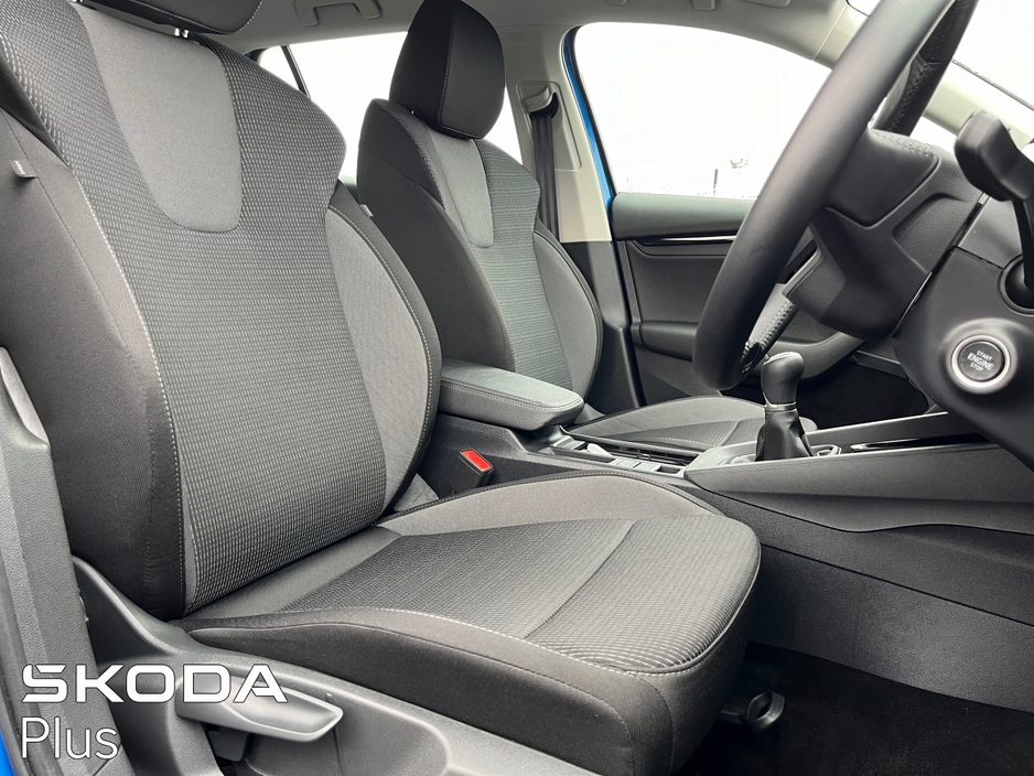2025 Skoda Octavia - image 8