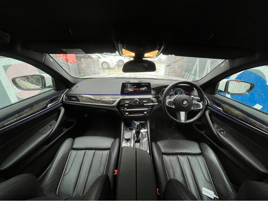 2017 BMW 5 Series €22950 2017 BMW 530E M SPORT IPERFORMANCE 2.0 AUTOMATIC / CRUISE CONTROL / 360° PARKING CAMERA / ELECTRIC MEMORY & HEATED SEATS / PADDLE SHIFTERS / AMBIENT LIGHTS €22,950