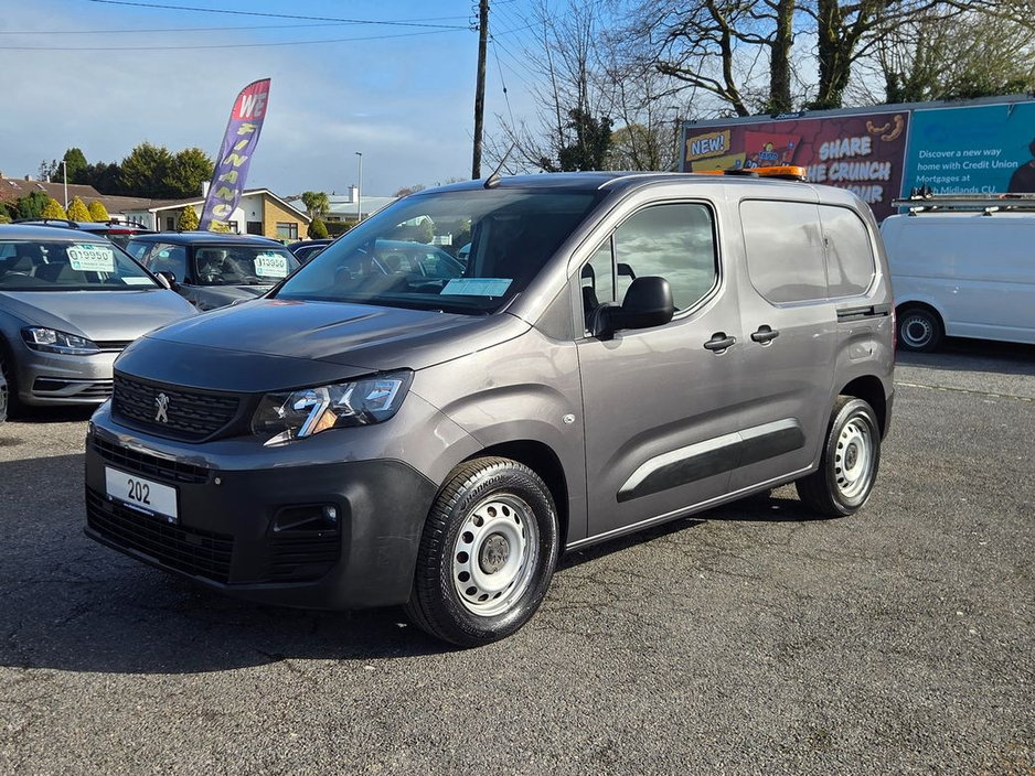 2020 Peugeot Partner - image 6