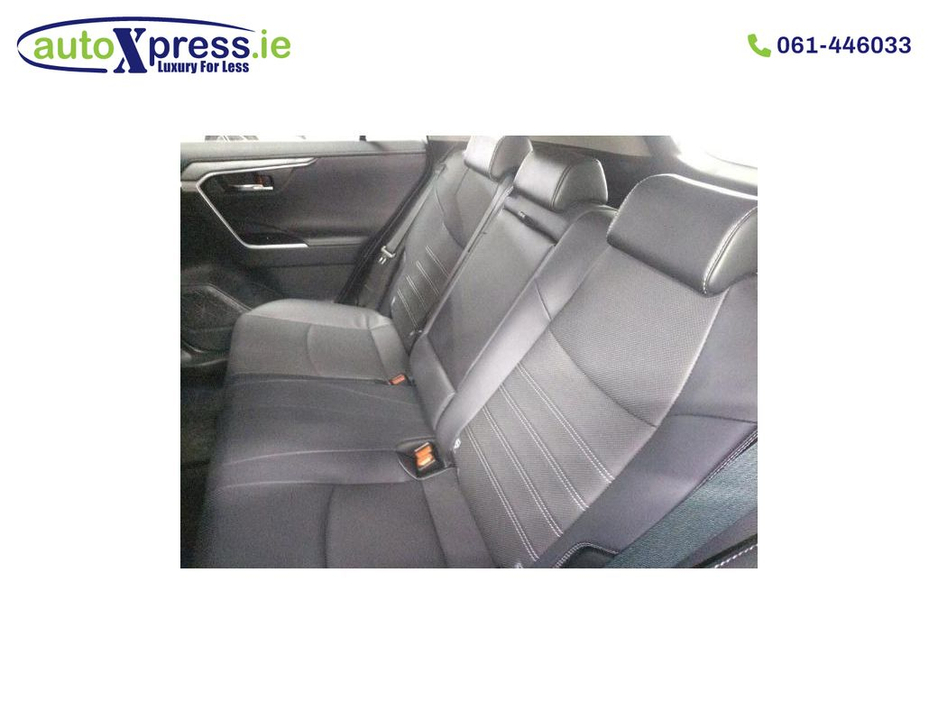 2022 Toyota Rav4 - image 4