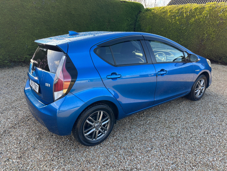 2016 Toyota Aqua 1.5 hybrid €8,950