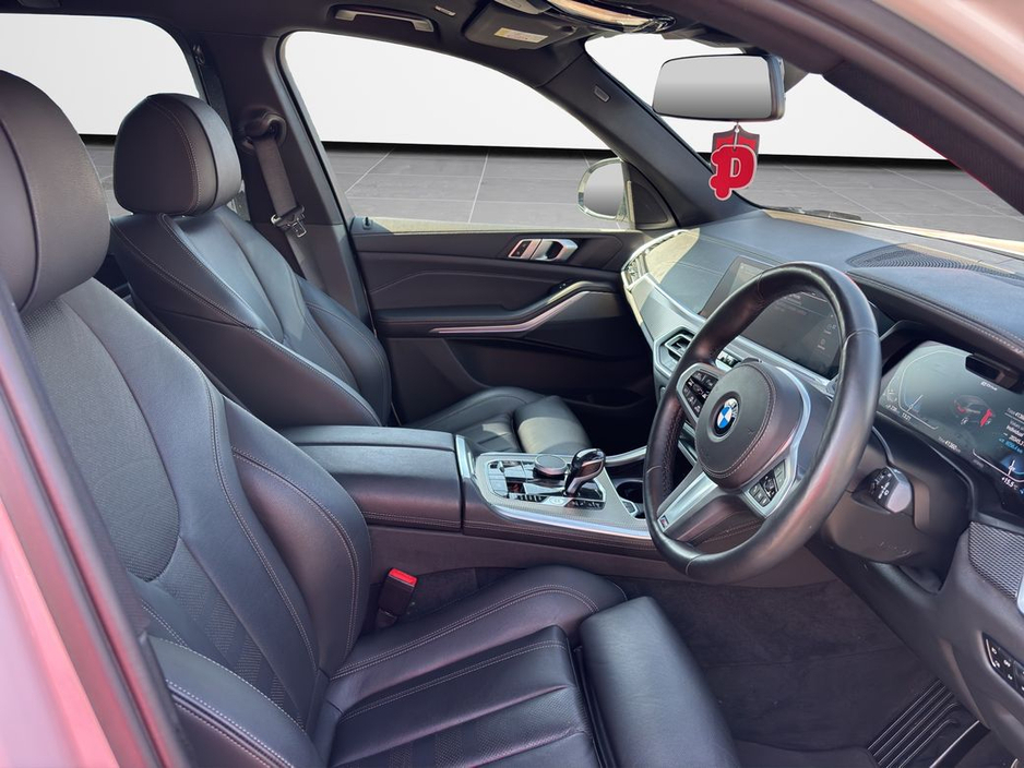 2021 BMW X5 - image 9
