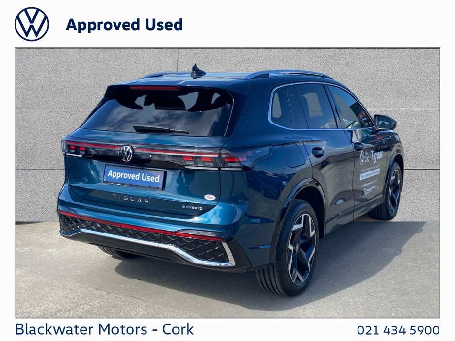 2025 Volkswagen Tiguan - image 14