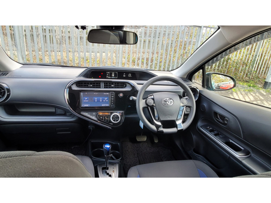 2017 Toyota Aqua - image 14