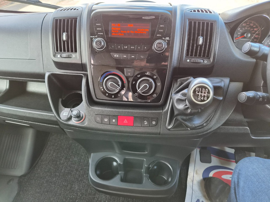 2015 Auto-Trail F-Line - image 18