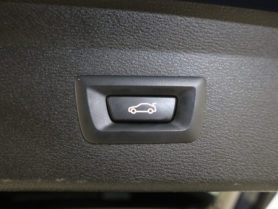 2021 BMW X1 - image 29