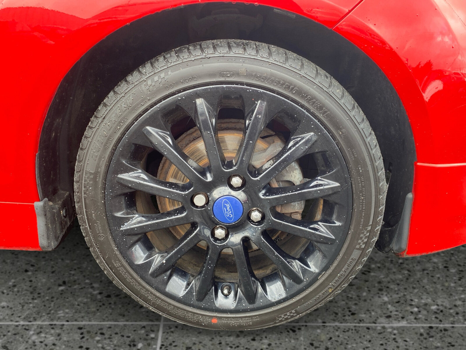 2016 Ford Fiesta - image 8
