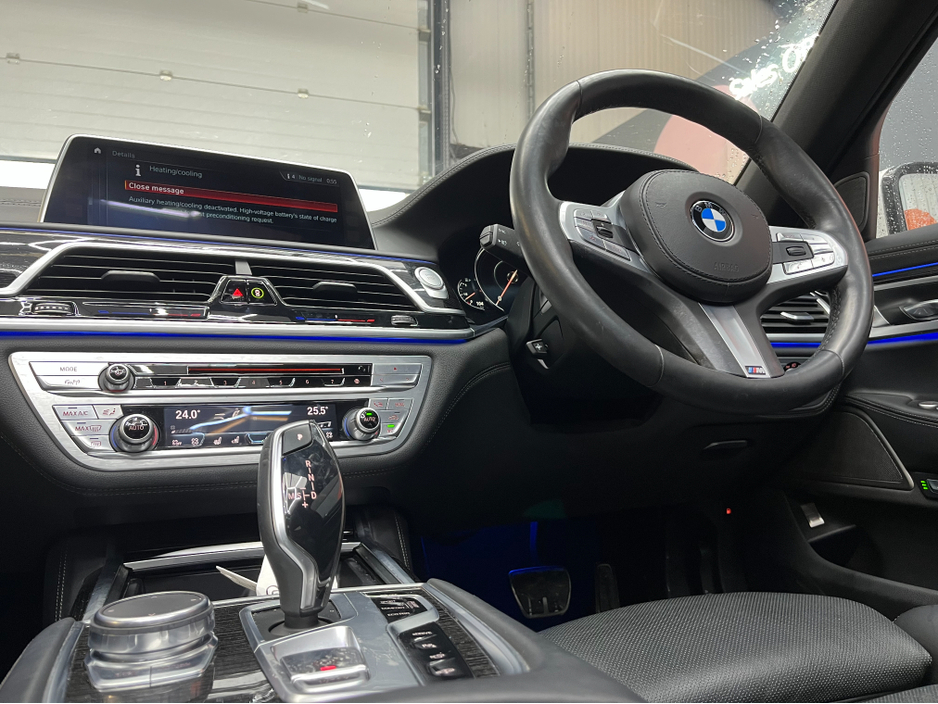 2018 BMW 7 Series €29950! 2018 BMW 740E IPERFORMANCE M-SPORT 2.0 AUTOMATIC / CRUISE CONTROL / 360° PARKING CAMERA / ELECTRIC MEMORY HEATED & MASSAGING SEATS / PANORAMIC SUNROOF / PADDLE SHIFTERS €29,950