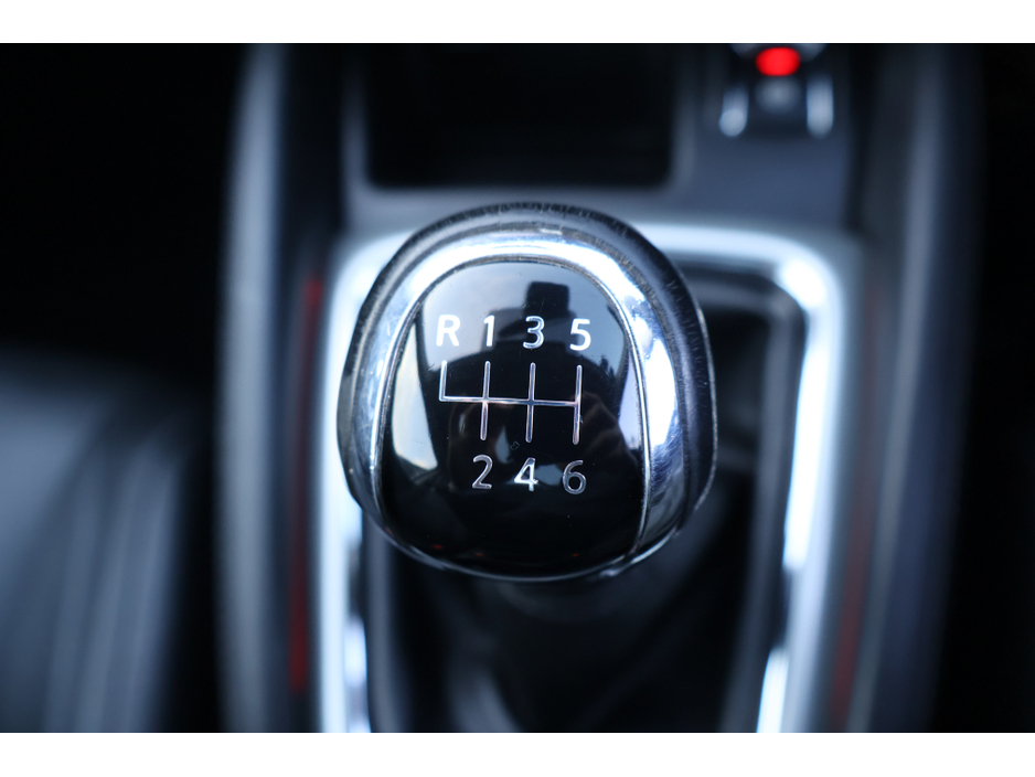 2017 Nissan Qashqai SV PREMIUM  Low Mileage Huge Spec €15,495