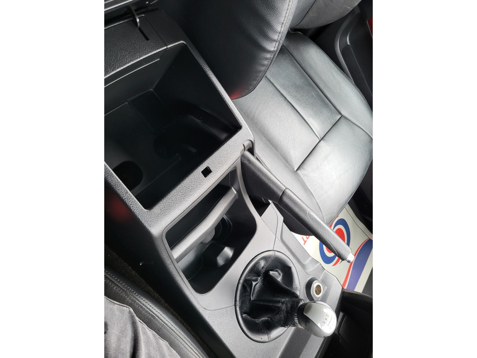 2015 Ssangyong Korando - image 25