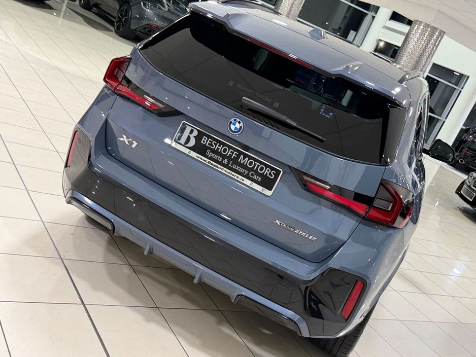 2025 BMW X1 - image 10