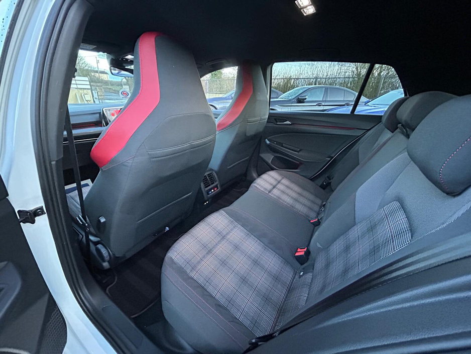 2021 Volkswagen Golf - image 13