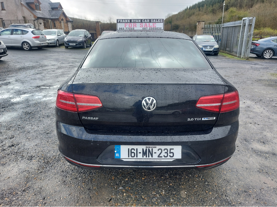 2016 Volkswagen Passat - image 5