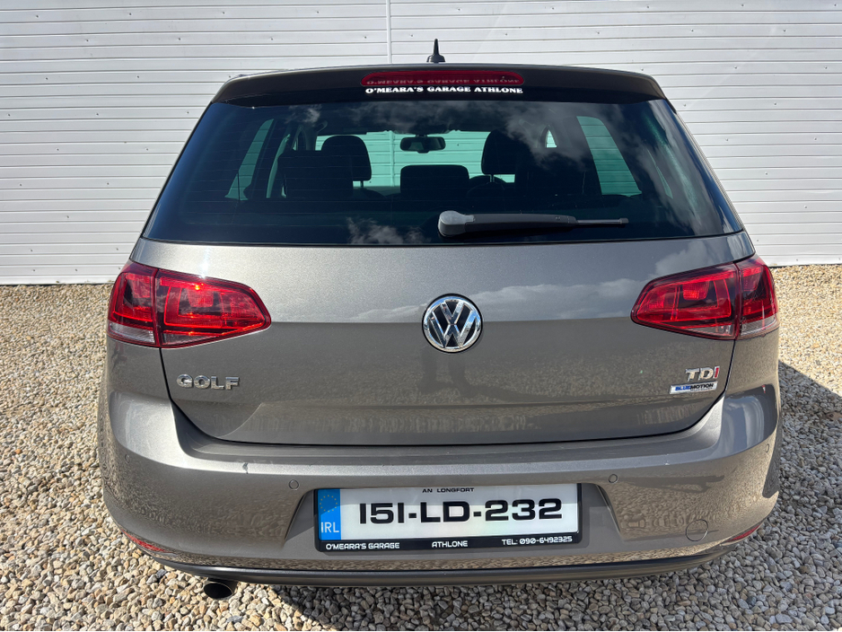 2015 Volkswagen Golf - image 16