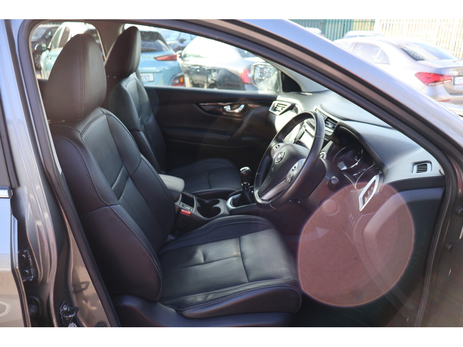 2017 Nissan Qashqai - image 12